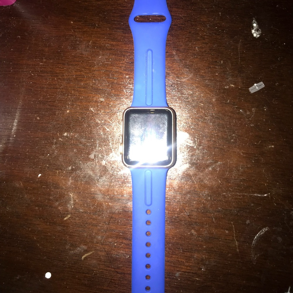 33mm Gold Apple Watch With Charger